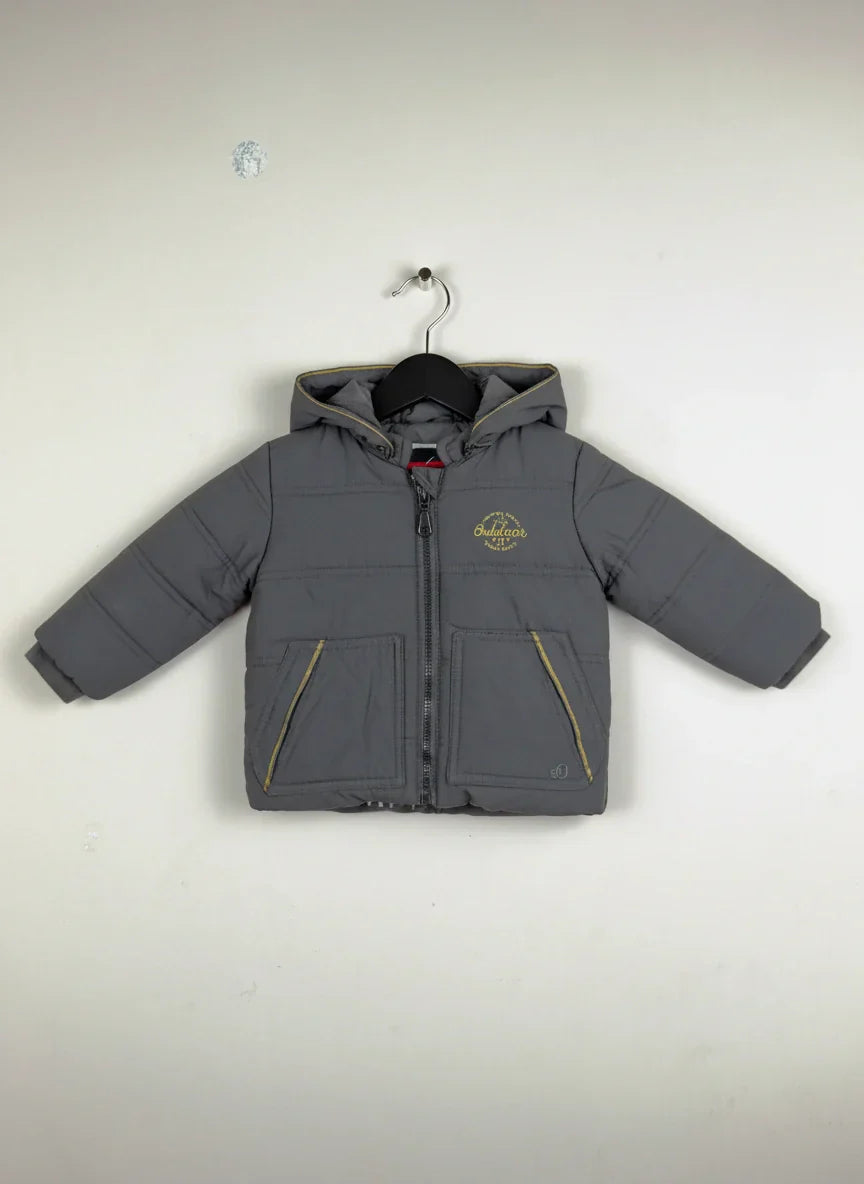 Buy online pre-used, pre-loved 100% Original branded clothes Unknown (bj-49) available in Pakistan. Top international UK brands available.