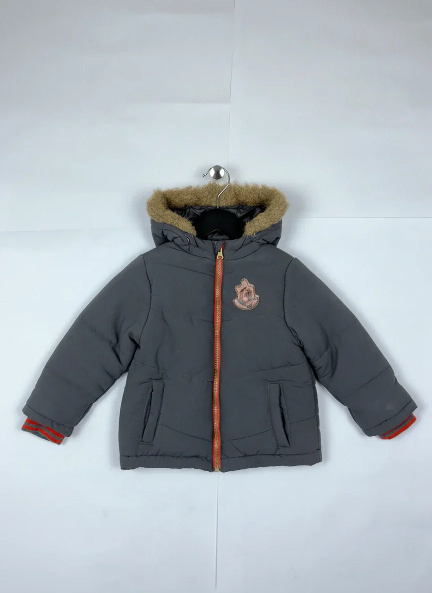 Buy online pre-used, pre-loved 100% Original branded clothes Abercrombie & Fitch (bj-152) available in Pakistan. Top international UK brands available.