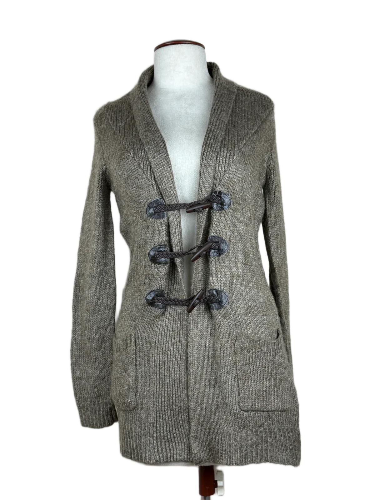 Buy online pre-used, pre-loved 100% Original branded clothes F&F (LC-50) available in Pakistan. Top international UK brands available.