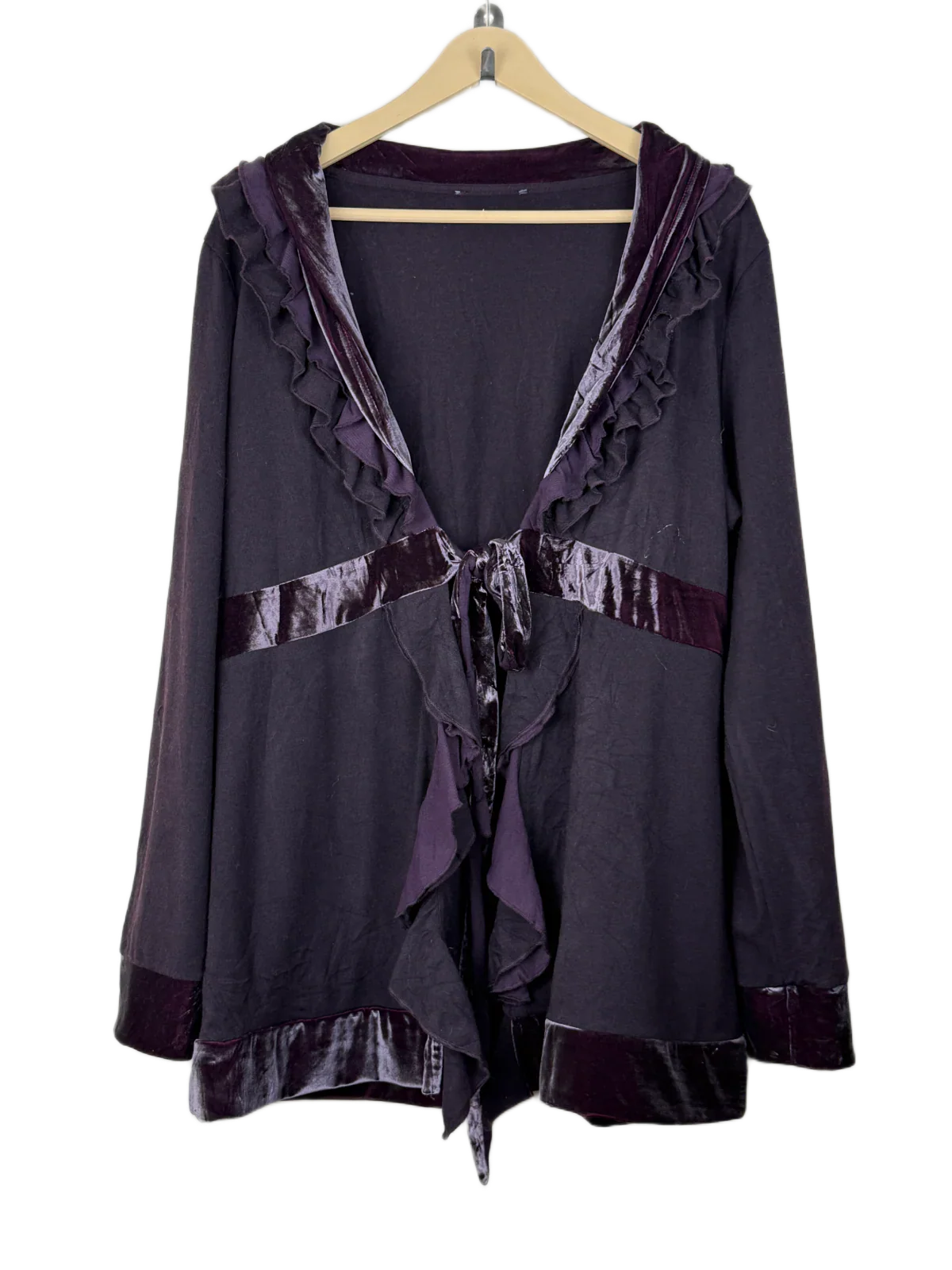 Buy online pre-used, pre-loved 100% Original branded clothes Unknown (LC-6) available in Pakistan. Top international UK brands available.