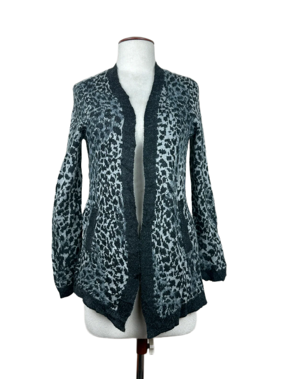 Buy online pre-used, pre-loved 100% Original branded clothes Marie Claire (LC-60) available in Pakistan. Top international UK brands available.