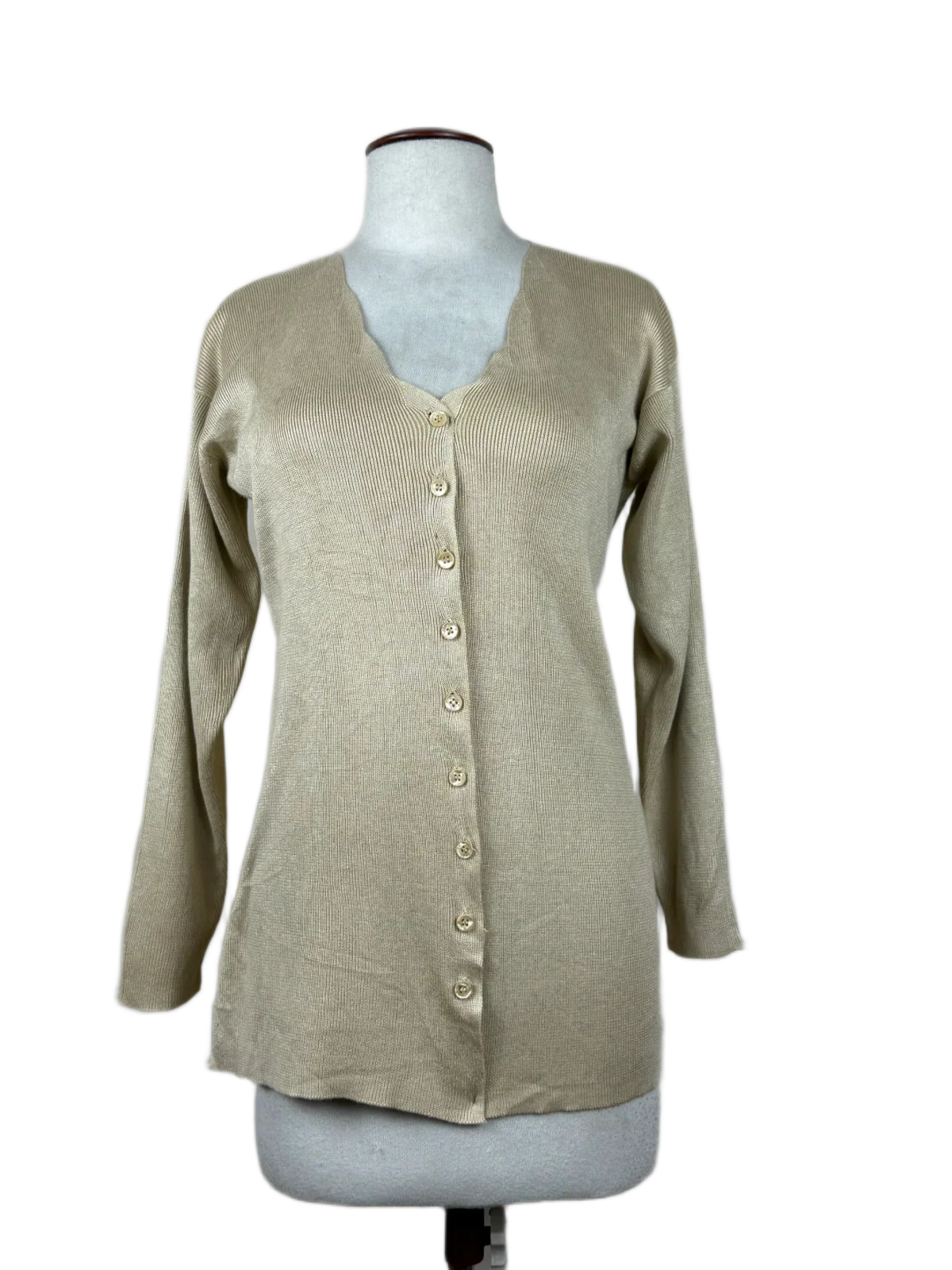 Buy online pre-used, pre-loved 100% Original branded clothes Unknown (LC-84) available in Pakistan. Top international UK brands available.