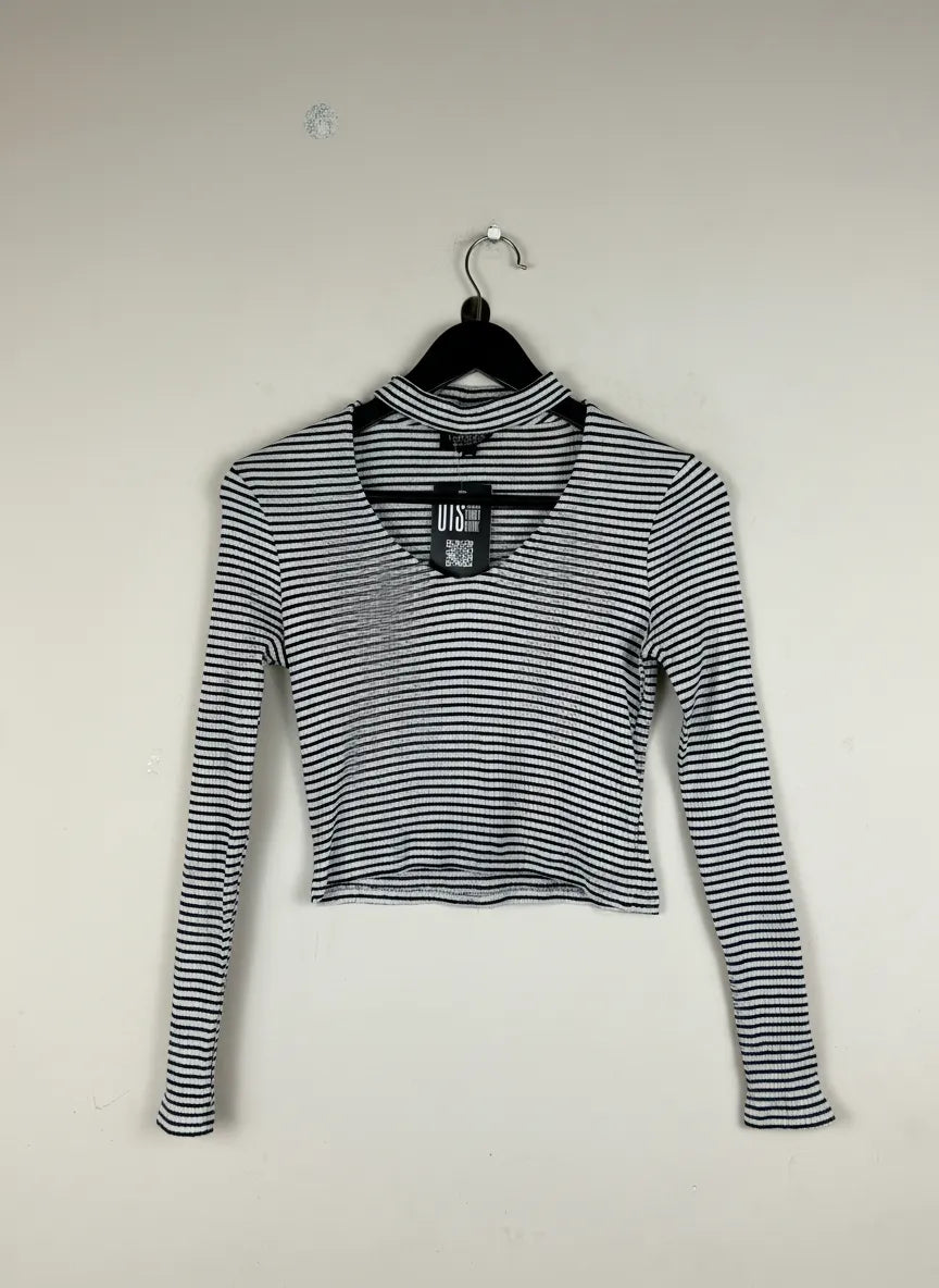 Buy online pre-used, pre-loved 100% Original branded clothes Topshop (WWCT-104) available in Pakistan. Top international UK brands available.