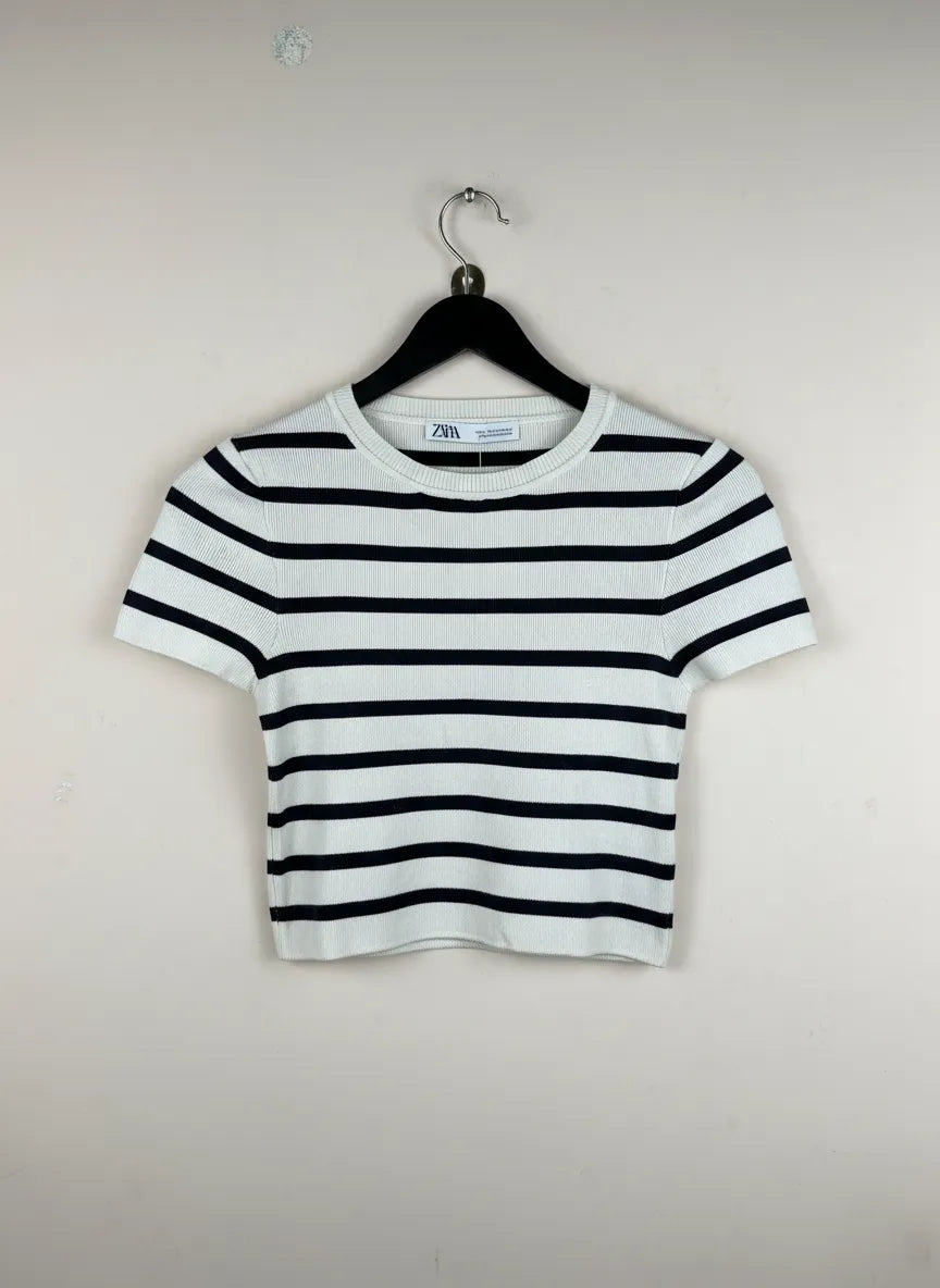 Buy online pre-used, pre-loved 100% Original branded clothes Zara (WWCT-159) available in Pakistan. Top international UK brands available.