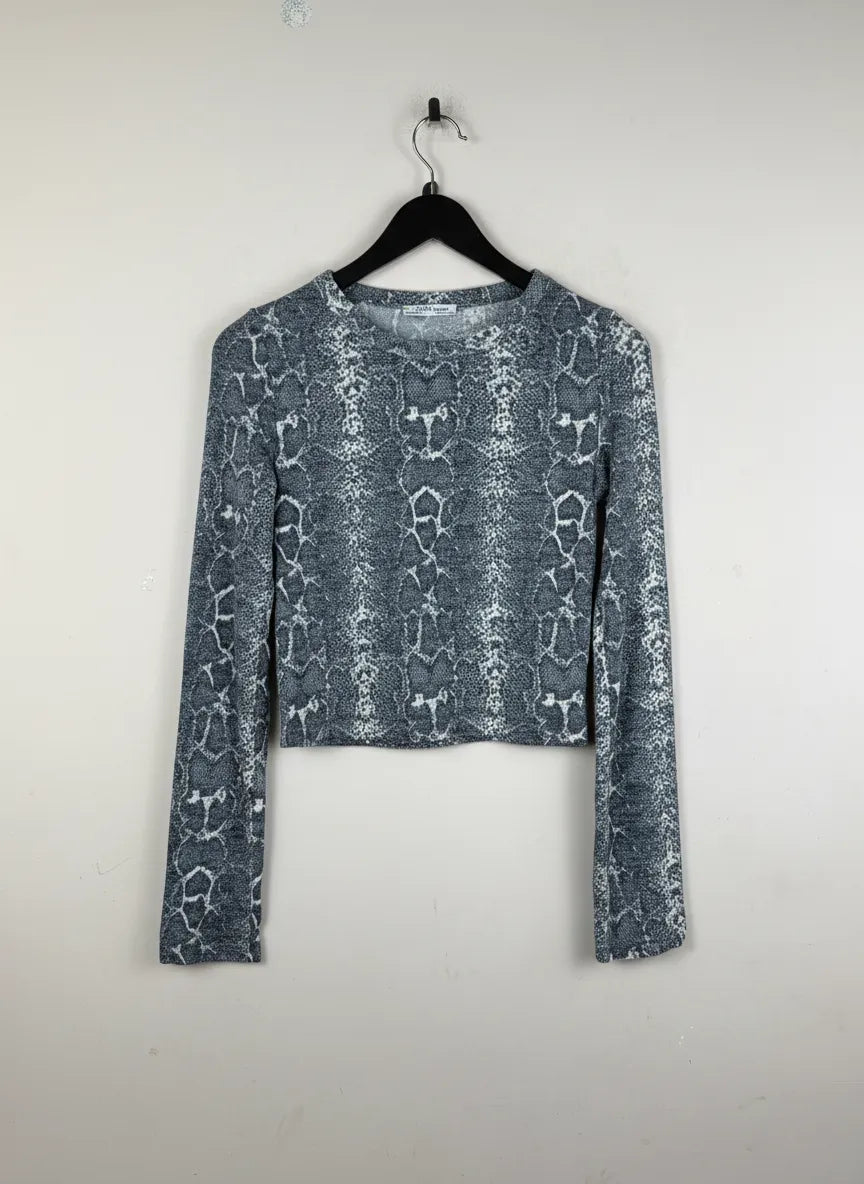 Buy online pre-used, pre-loved 100% Original branded clothes Zara (WWCT-183) available in Pakistan. Top international UK brands available.
