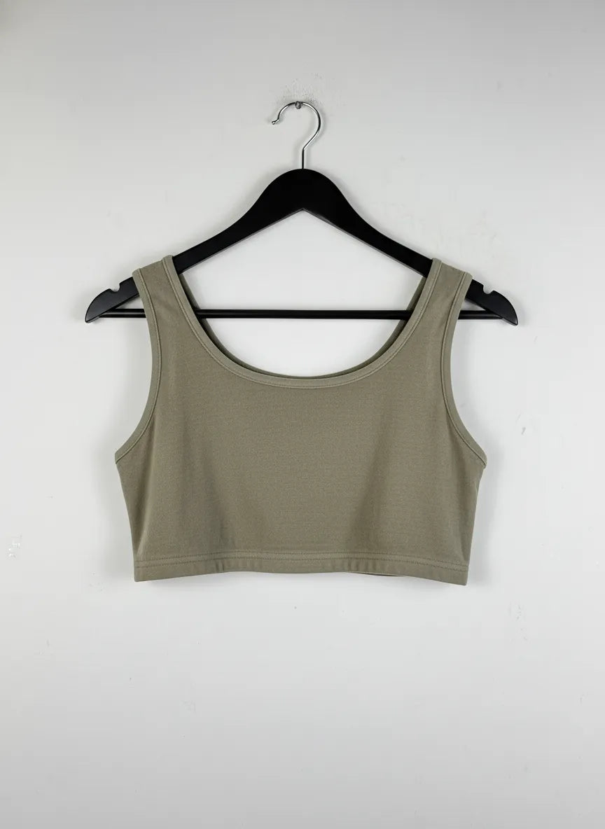 Buy online pre-used, pre-loved 100% Original branded clothes Unknown (WWCT-189) available in Pakistan. Top international UK brands available.