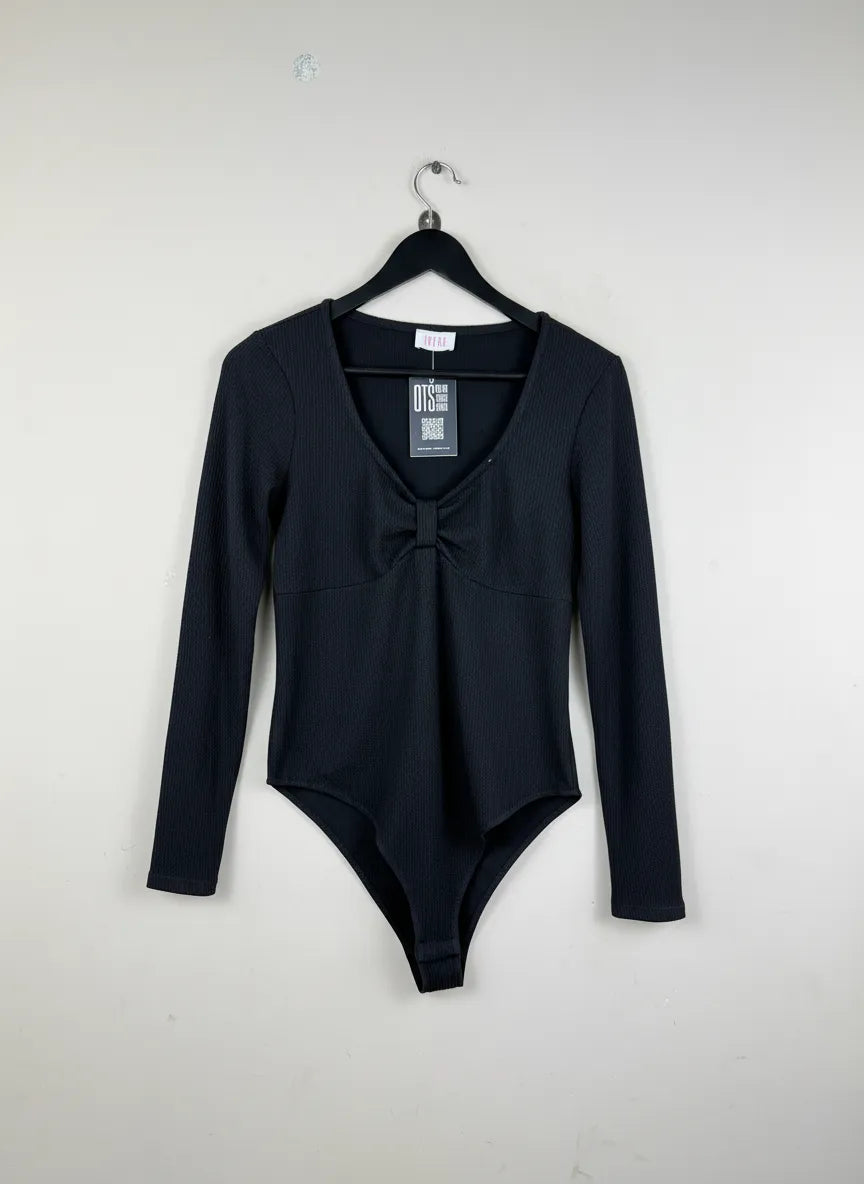 Buy online pre-used, pre-loved 100% Original branded clothes Savida (WWCT-190) available in Pakistan. Top international UK brands available.