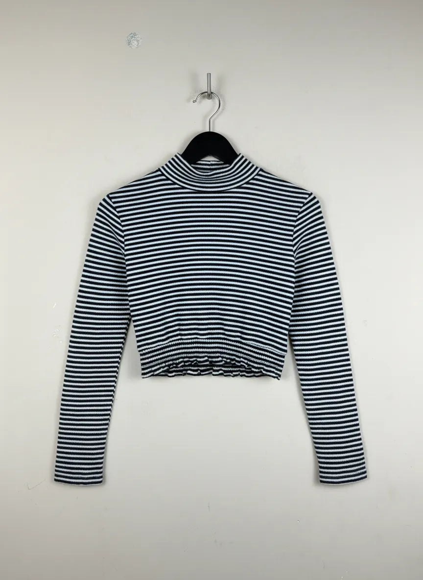 Buy online pre-used, pre-loved 100% Original branded clothes Next (WWCT-210) available in Pakistan. Top international UK brands available.