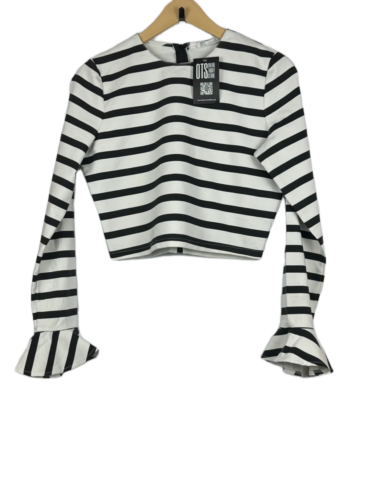 Buy online pre-used, pre-loved 100% Original branded clothes Tdustaluc (WWCT-61) available in Pakistan. Top international UK brands available.