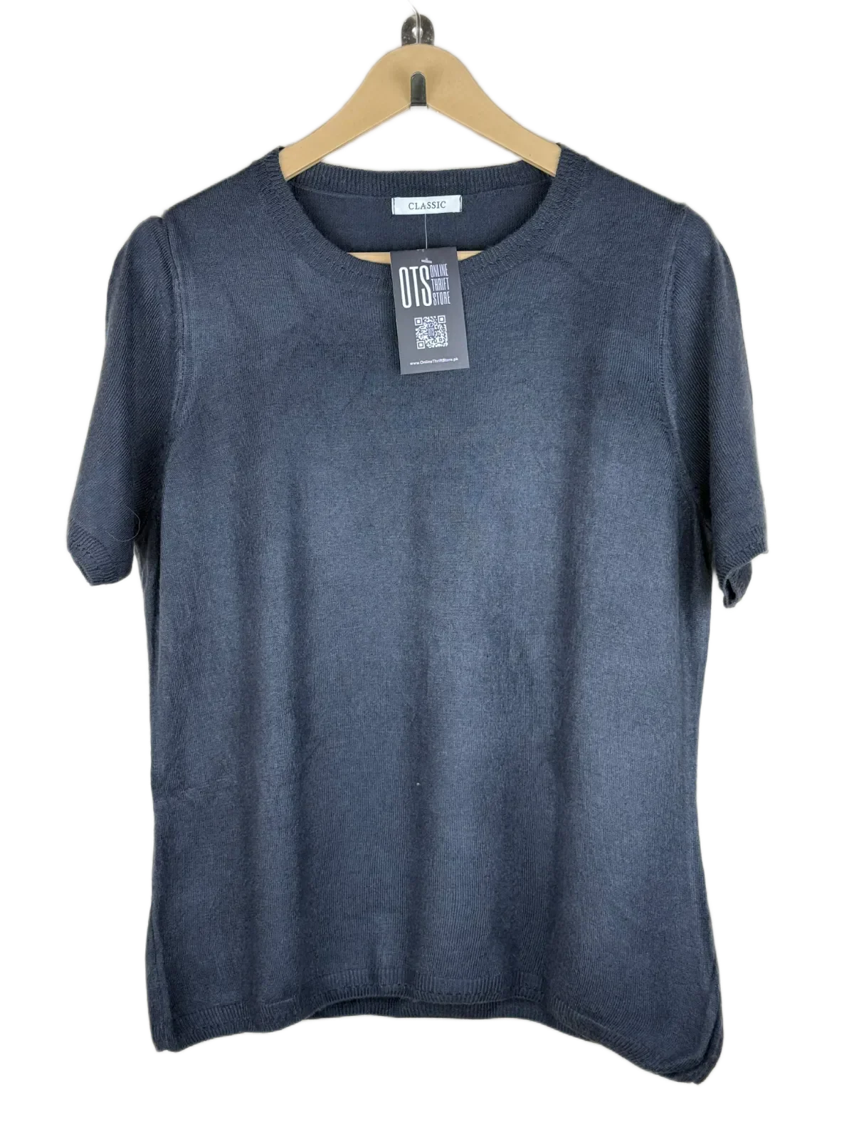 Buy online pre-used, pre-loved 100% Original branded clothes Classic (wkt-117) available in Pakistan. Top international UK brands available.