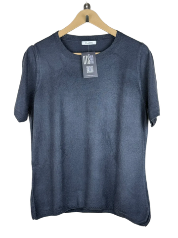 Buy online pre-used, pre-loved 100% Original branded clothes Classic (wkt-117) available in Pakistan. Top international UK brands available.