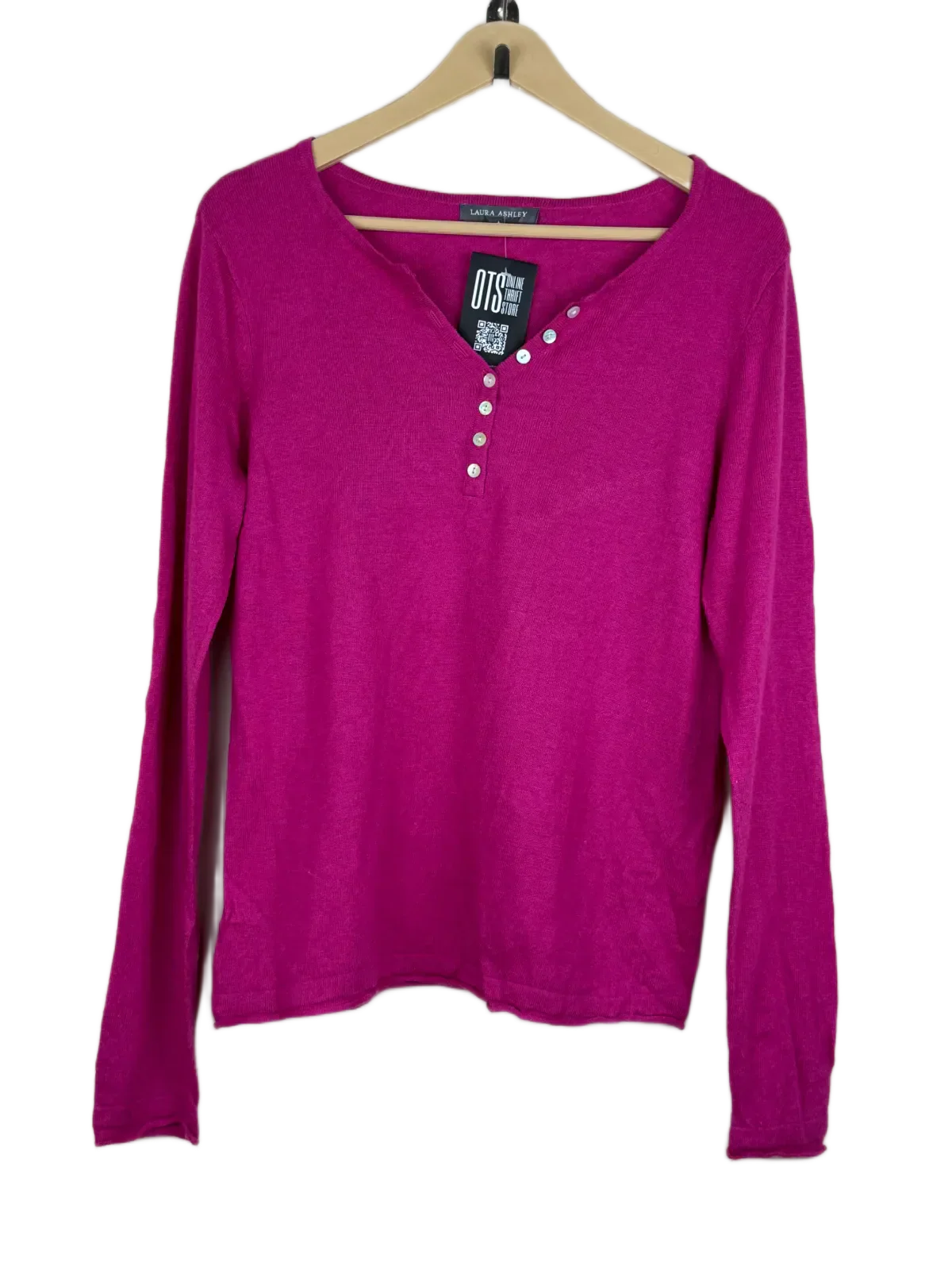 Buy online pre-used, pre-loved 100% Original branded clothes Laura Ashley (wkt-186) available in Pakistan. Top international UK brands available.