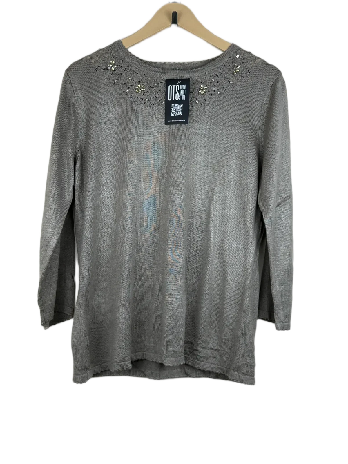 Buy online pre-used, pre-loved 100% Original branded clothes Unknown (wkt-188) available in Pakistan. Top international UK brands available.