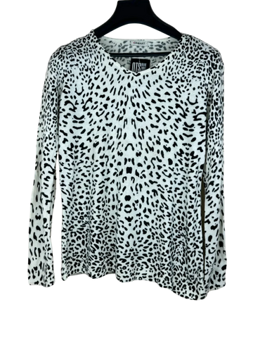 Buy online pre-used, pre-loved 100% Original branded clothes Damart (wkt-47) available in Pakistan. Top international UK brands available.