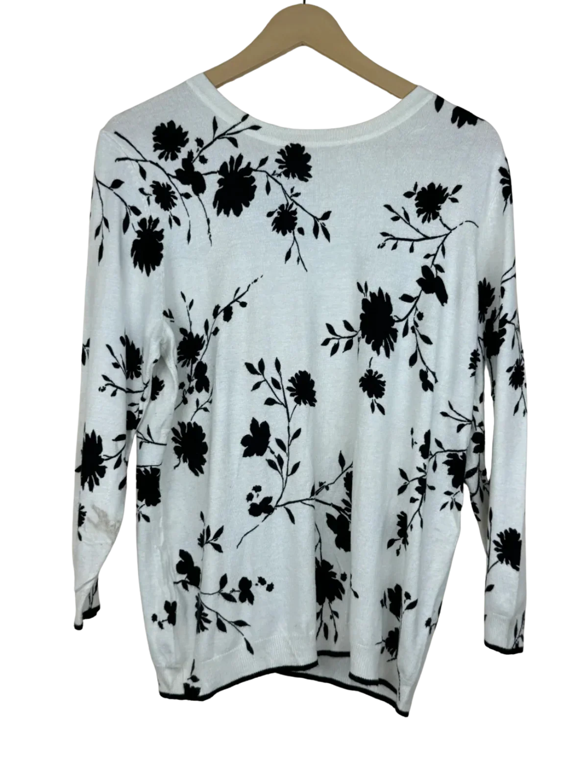 Buy online pre-used, pre-loved 100% Original branded clothes Unknown (wkt-91) available in Pakistan. Top international UK brands available.